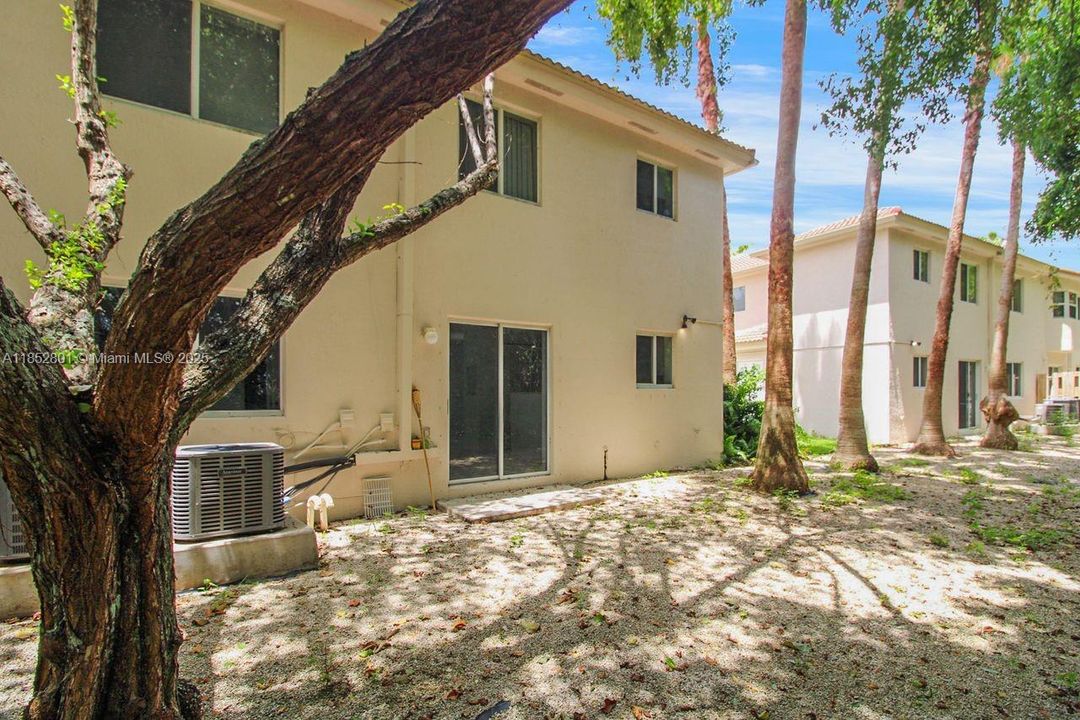 Active With Contract: $209,000 (3 beds, 2 baths, 1099 Square Feet)