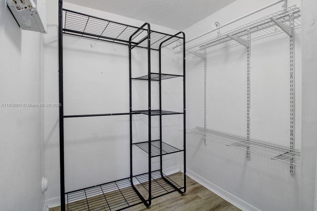 Active With Contract: $209,000 (3 beds, 2 baths, 1099 Square Feet)