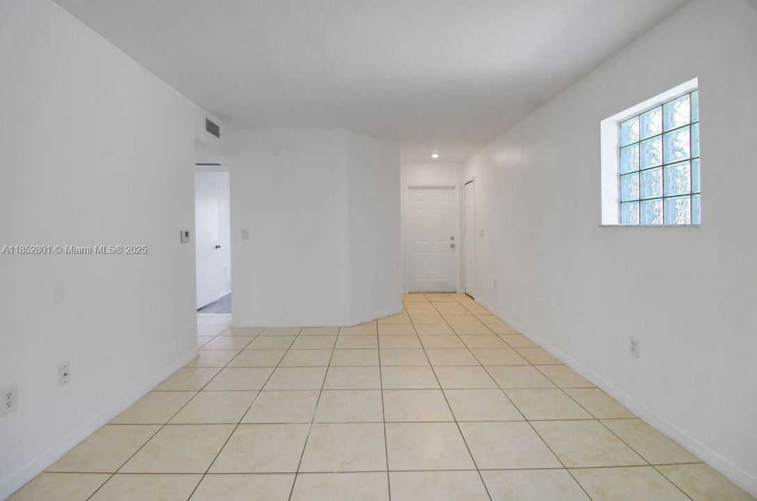 Active With Contract: $209,000 (3 beds, 2 baths, 1099 Square Feet)