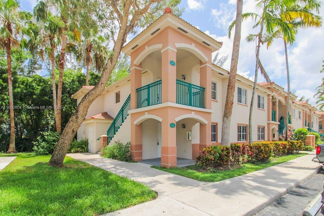 Active With Contract: $209,000 (3 beds, 2 baths, 1099 Square Feet)