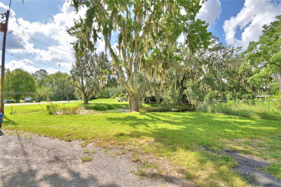 Active With Contract: $230,000 (2 beds, 2 baths, 1152 Square Feet)