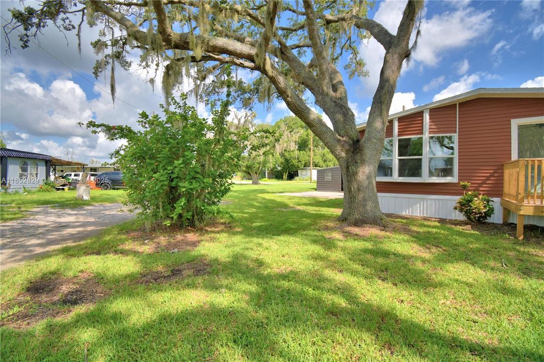 Active With Contract: $230,000 (2 beds, 2 baths, 1152 Square Feet)