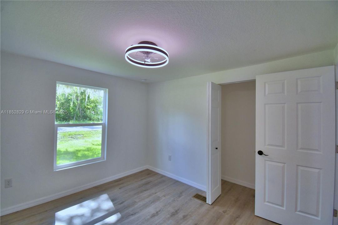 Active With Contract: $230,000 (2 beds, 2 baths, 1152 Square Feet)