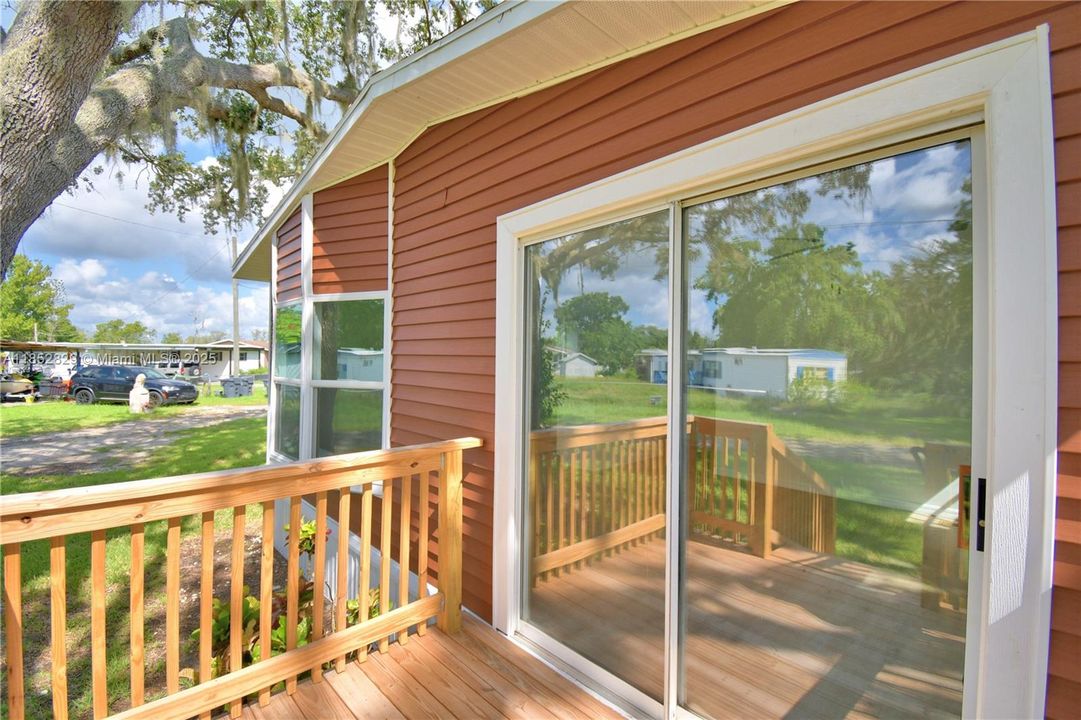 Active With Contract: $230,000 (2 beds, 2 baths, 1152 Square Feet)