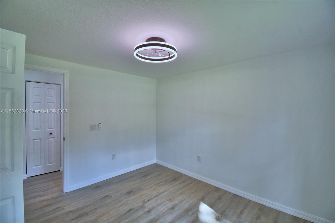 Active With Contract: $230,000 (2 beds, 2 baths, 1152 Square Feet)