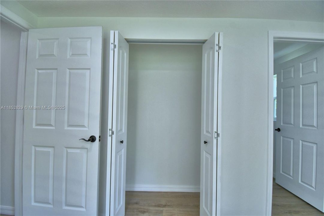 Active With Contract: $230,000 (2 beds, 2 baths, 1152 Square Feet)