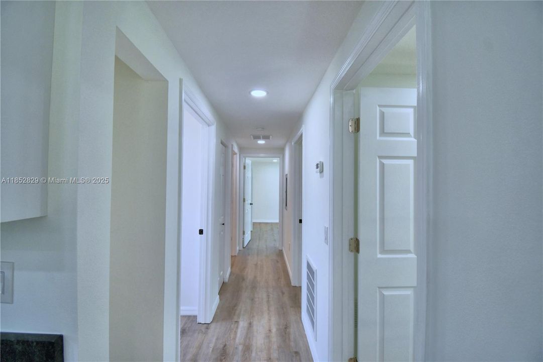 Active With Contract: $230,000 (2 beds, 2 baths, 1152 Square Feet)