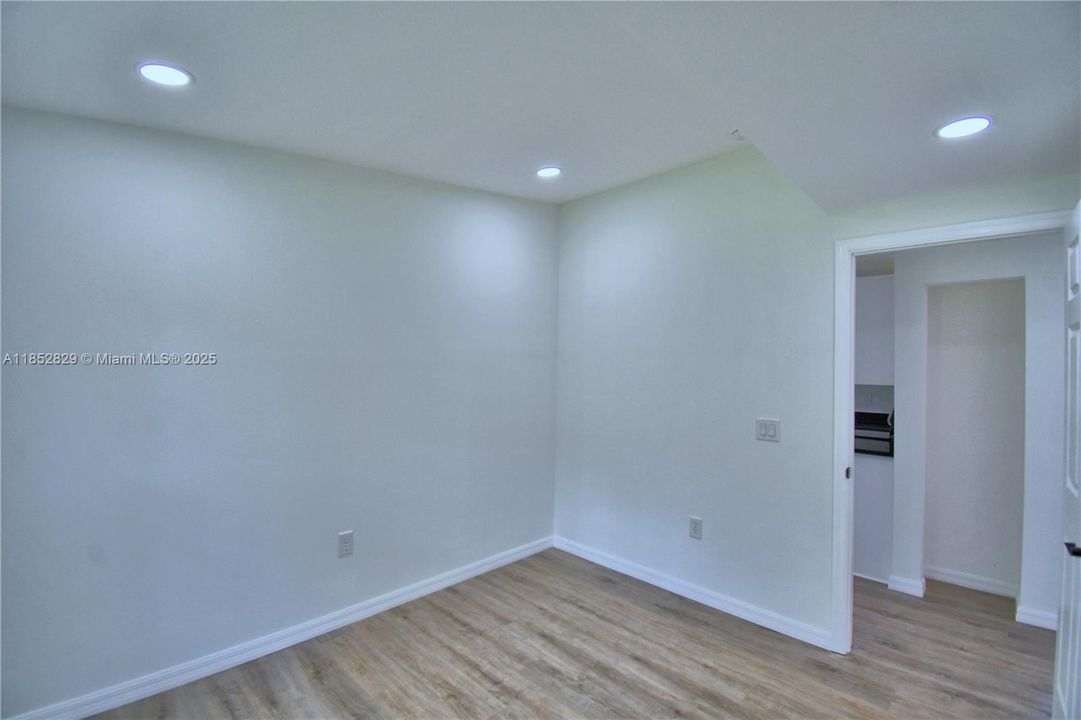 Active With Contract: $230,000 (2 beds, 2 baths, 1152 Square Feet)