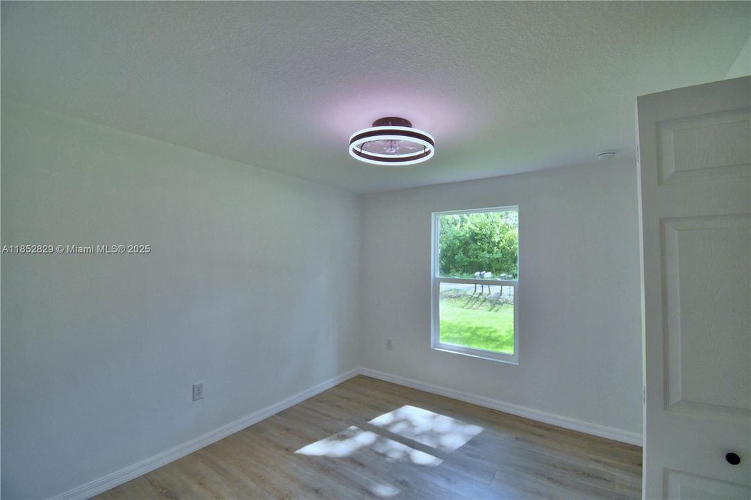 Active With Contract: $230,000 (2 beds, 2 baths, 1152 Square Feet)