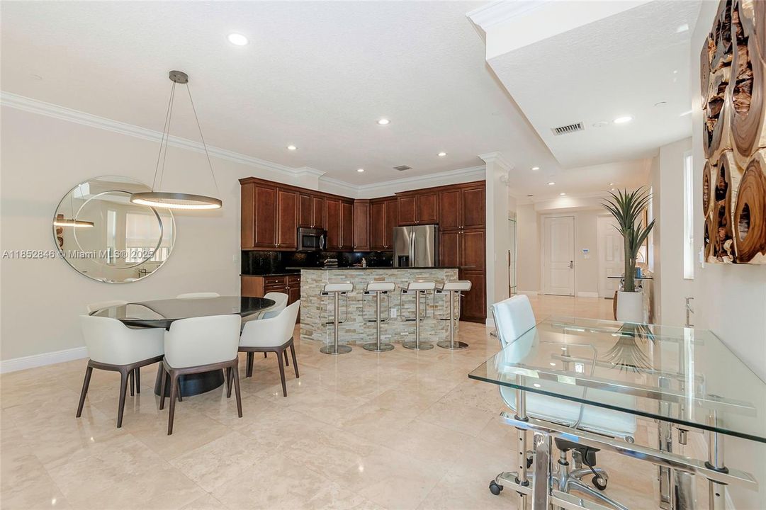 Vendido Recientemente: $1,325,000 (4 camas, 3 baños, 3505 Pies cuadrados)