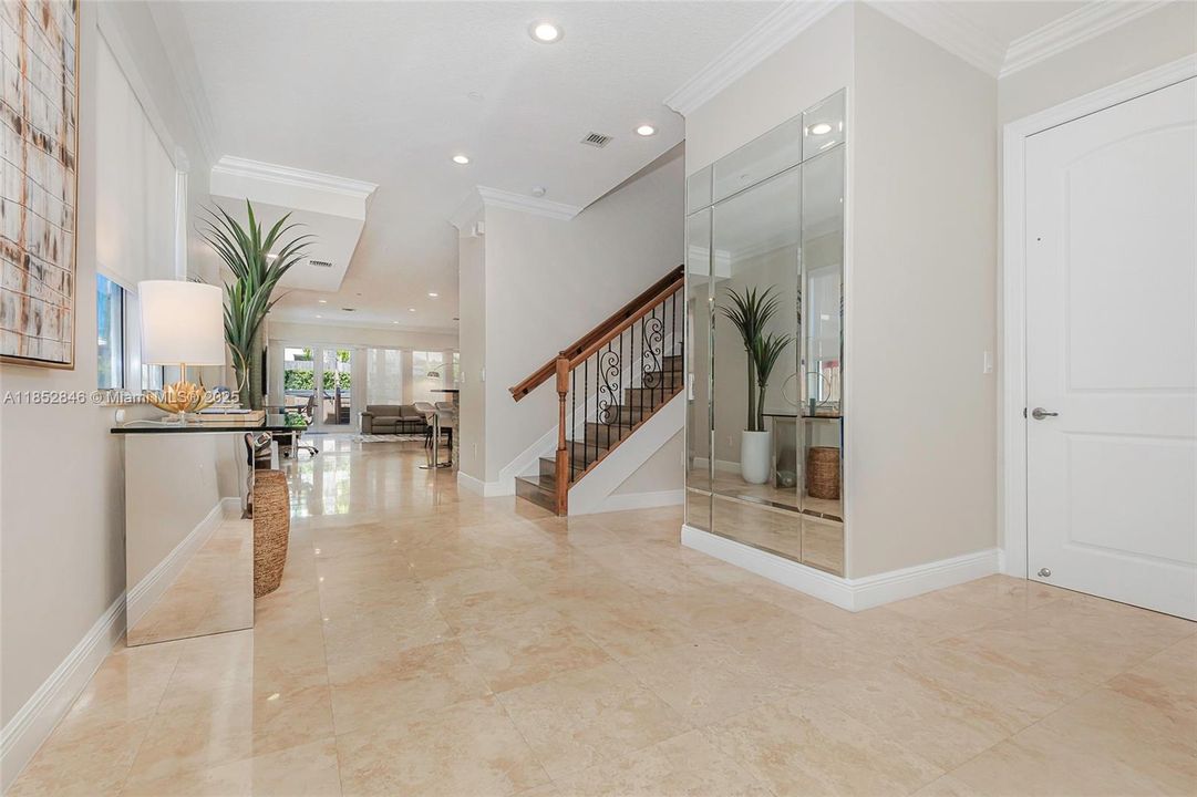 Vendido Recientemente: $1,325,000 (4 camas, 3 baños, 3505 Pies cuadrados)