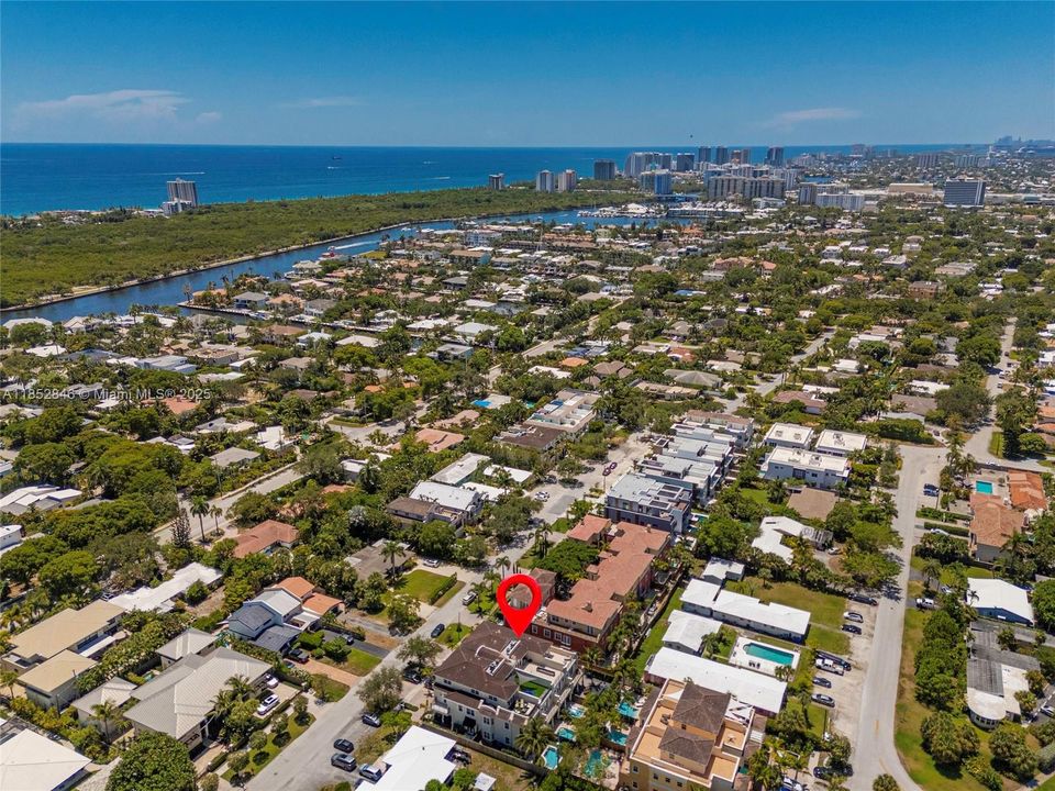 Vendido Recientemente: $1,325,000 (4 camas, 3 baños, 3505 Pies cuadrados)