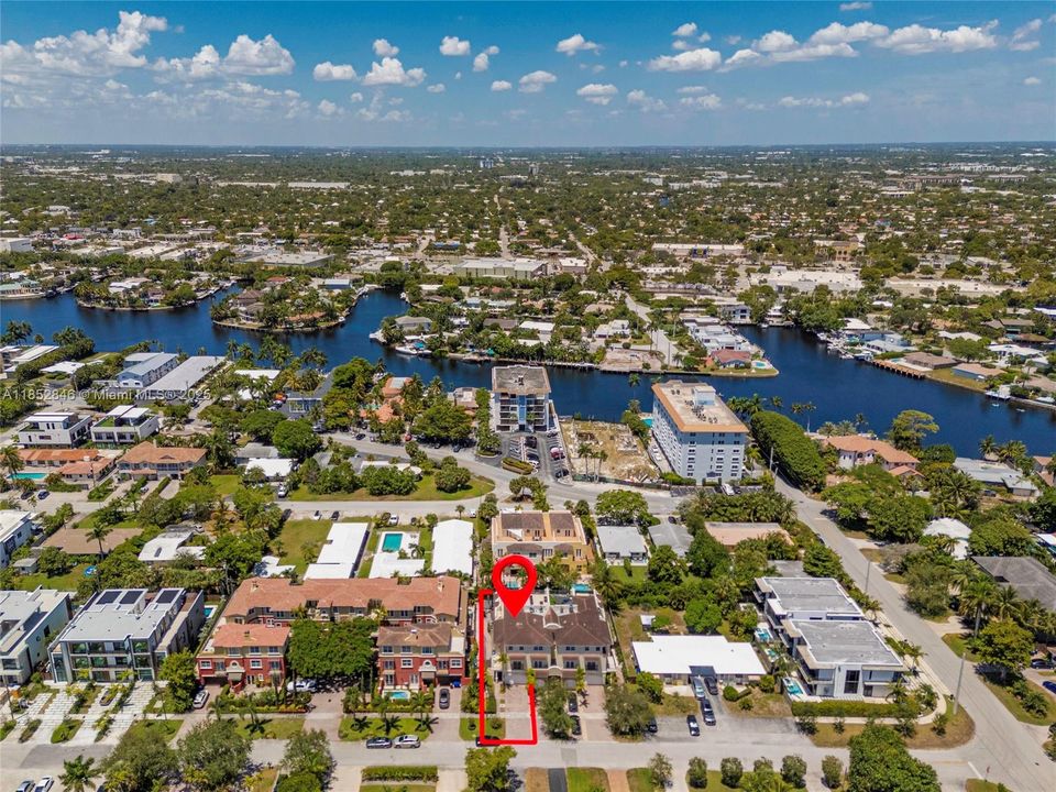 Vendido Recientemente: $1,325,000 (4 camas, 3 baños, 3505 Pies cuadrados)