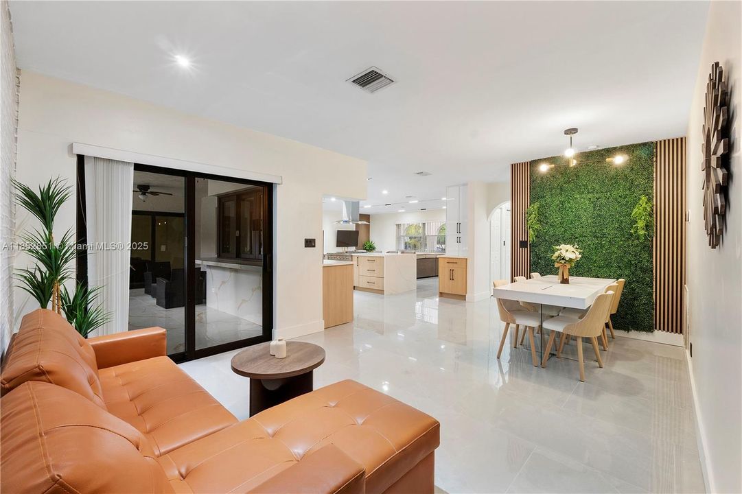 Vendido Recientemente: $710,000 (4 camas, 2 baños, 2104 Pies cuadrados)