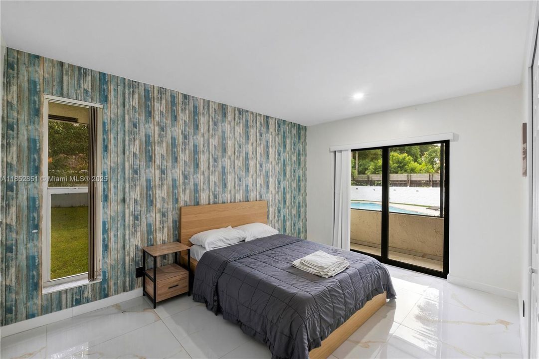 Vendido Recientemente: $710,000 (4 camas, 2 baños, 2104 Pies cuadrados)