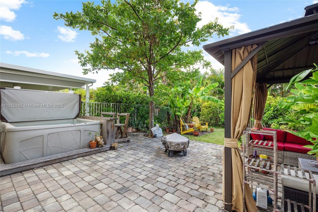 For Sale: $699,000 (3 beds, 2 baths, 1776 Square Feet)