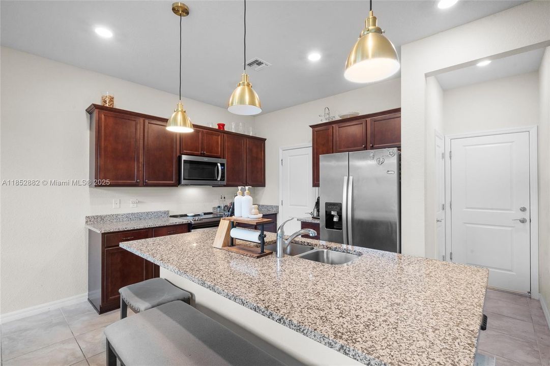 For Sale: $699,000 (3 beds, 2 baths, 1776 Square Feet)