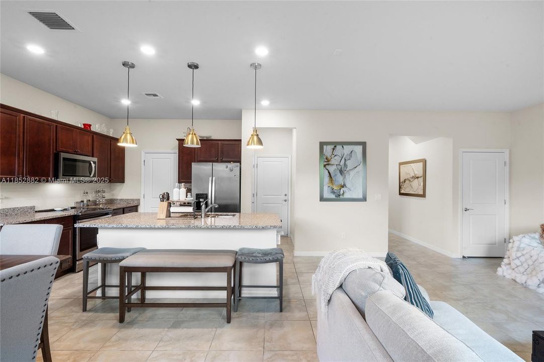 For Sale: $699,000 (3 beds, 2 baths, 1776 Square Feet)