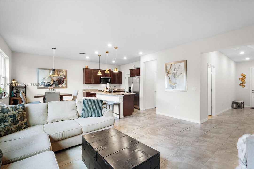 For Sale: $699,000 (3 beds, 2 baths, 1776 Square Feet)