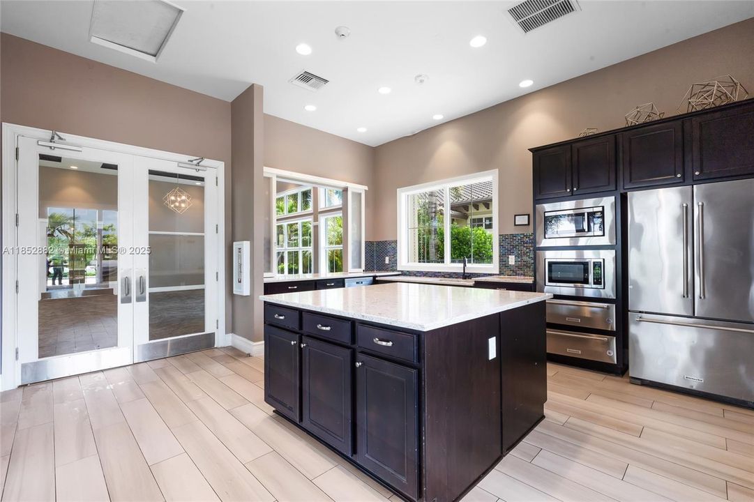 For Sale: $699,000 (3 beds, 2 baths, 1776 Square Feet)