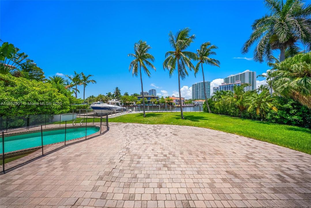 For Sale: $14,750,000 (4 beds, 4 baths, 4019 Square Feet)