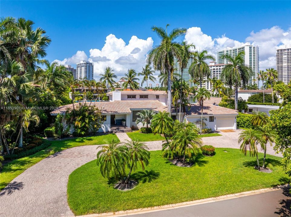 For Sale: $14,750,000 (4 beds, 4 baths, 4019 Square Feet)