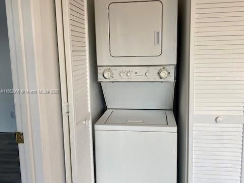 Недавно продано: $200,000 (1 спален, 1 ванн, 586 Квадратных фут)