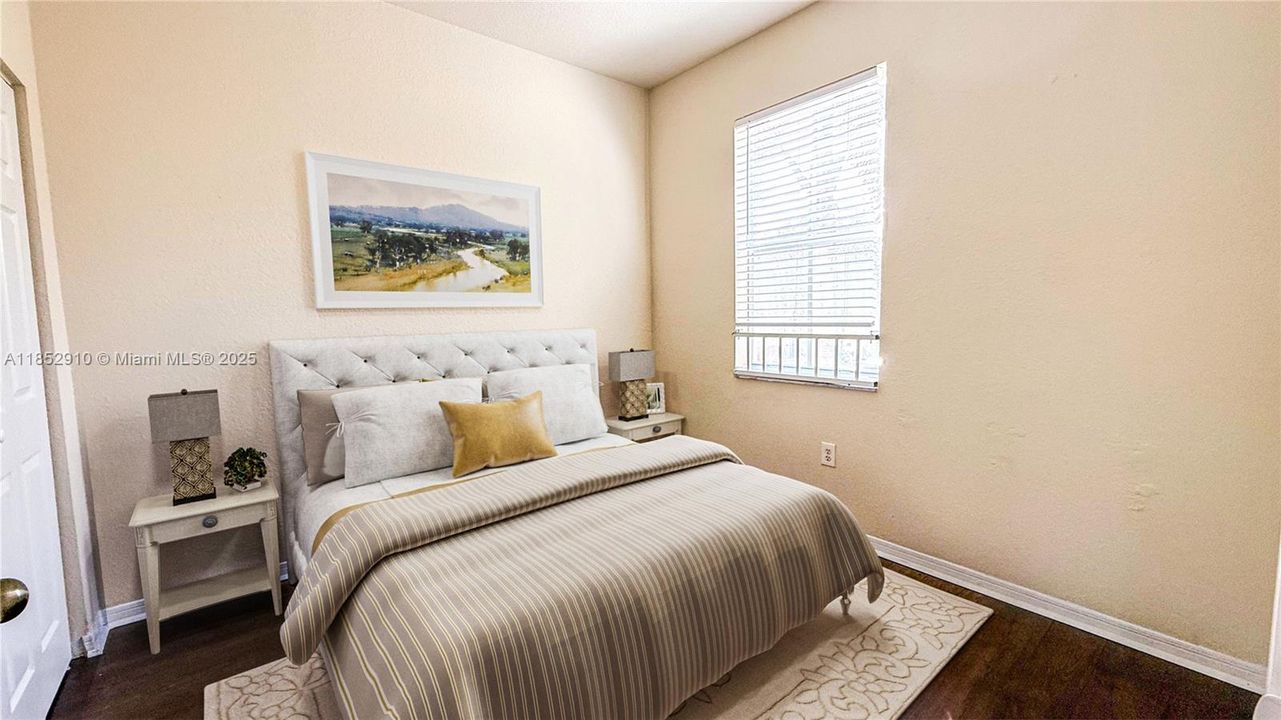 Activo con contrato: $2,600 (3 camas, 2 baños, 1536 Pies cuadrados)