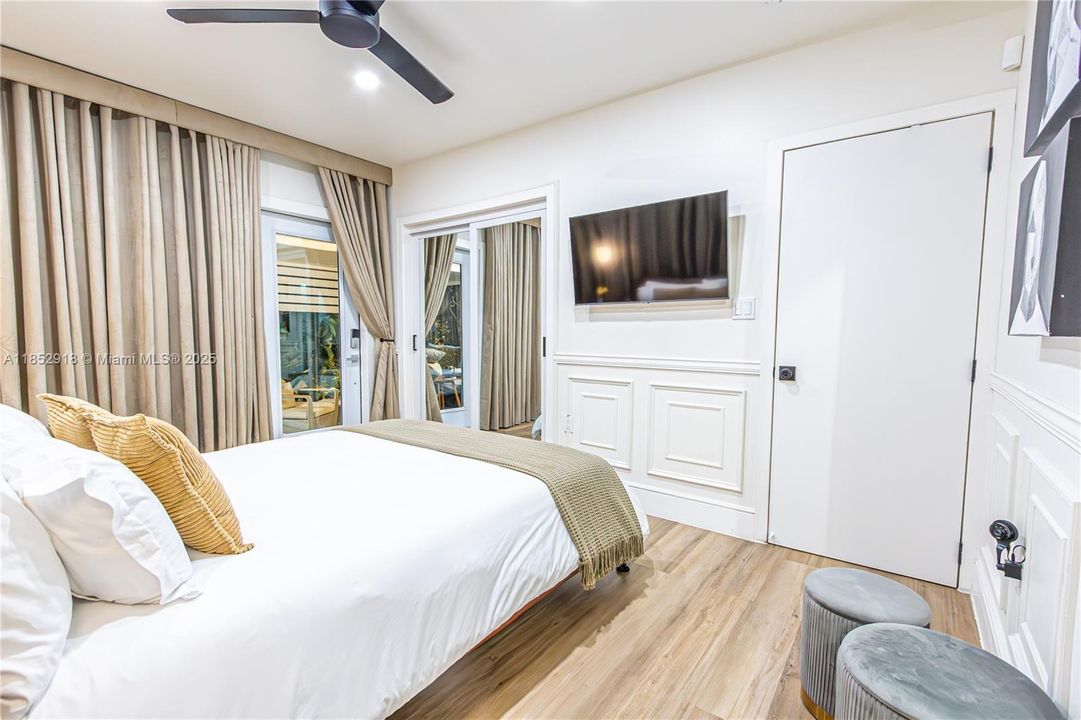 合同活跃: $4,500 (3 贝兹, 3 浴室, 1154 平方英尺)