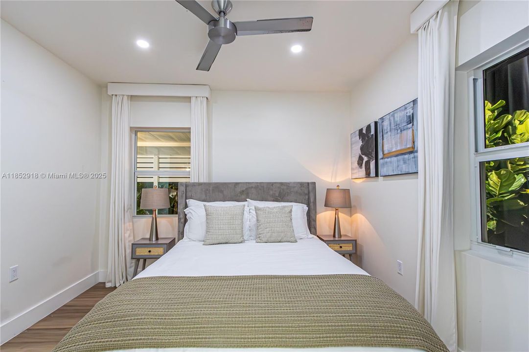 合同活跃: $4,500 (3 贝兹, 3 浴室, 1154 平方英尺)