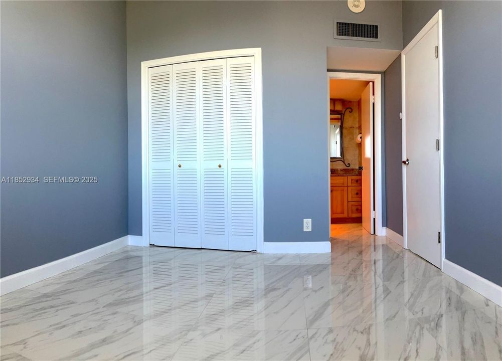 For Sale: $515,000 (2 beds, 2 baths, 1160 Square Feet)