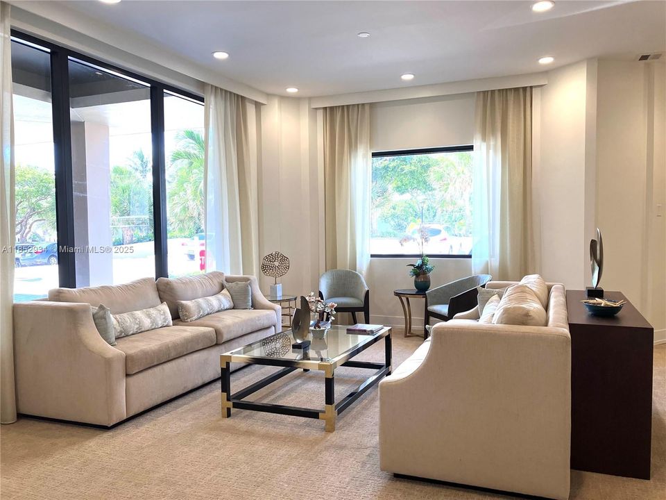 For Sale: $515,000 (2 beds, 2 baths, 1160 Square Feet)