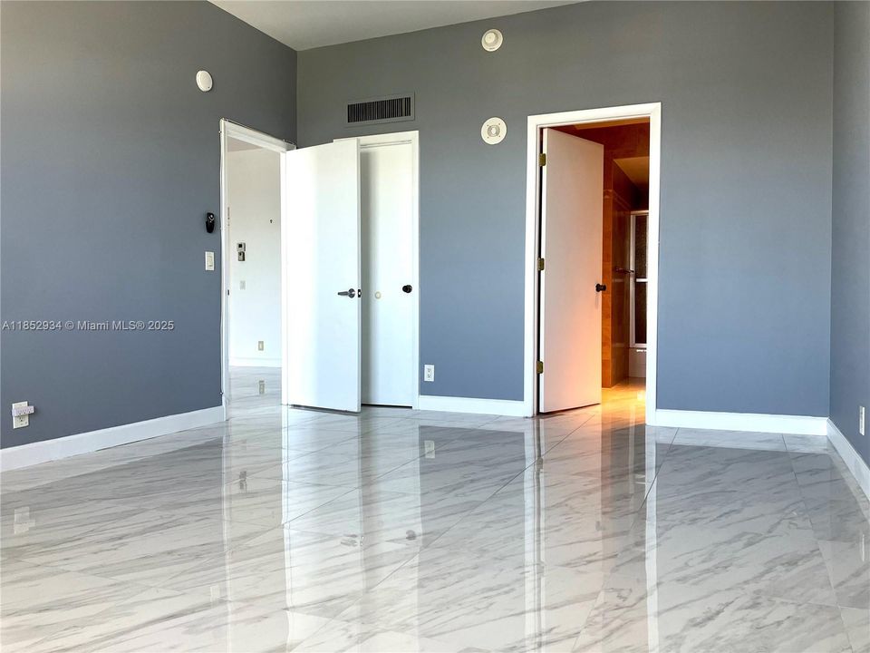 For Sale: $515,000 (2 beds, 2 baths, 1160 Square Feet)