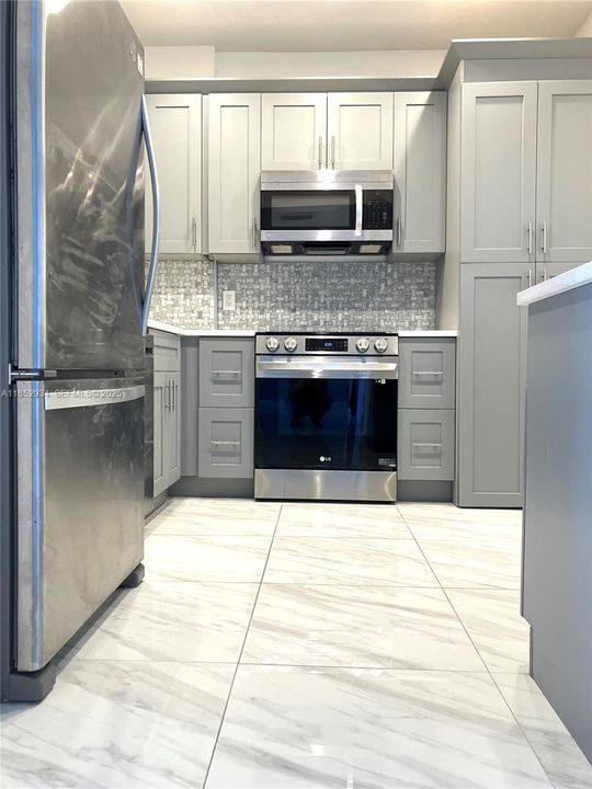 For Sale: $515,000 (2 beds, 2 baths, 1160 Square Feet)