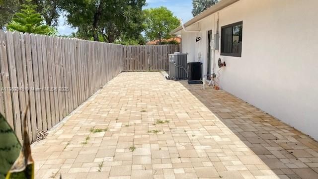 Side Patio, room for your RV