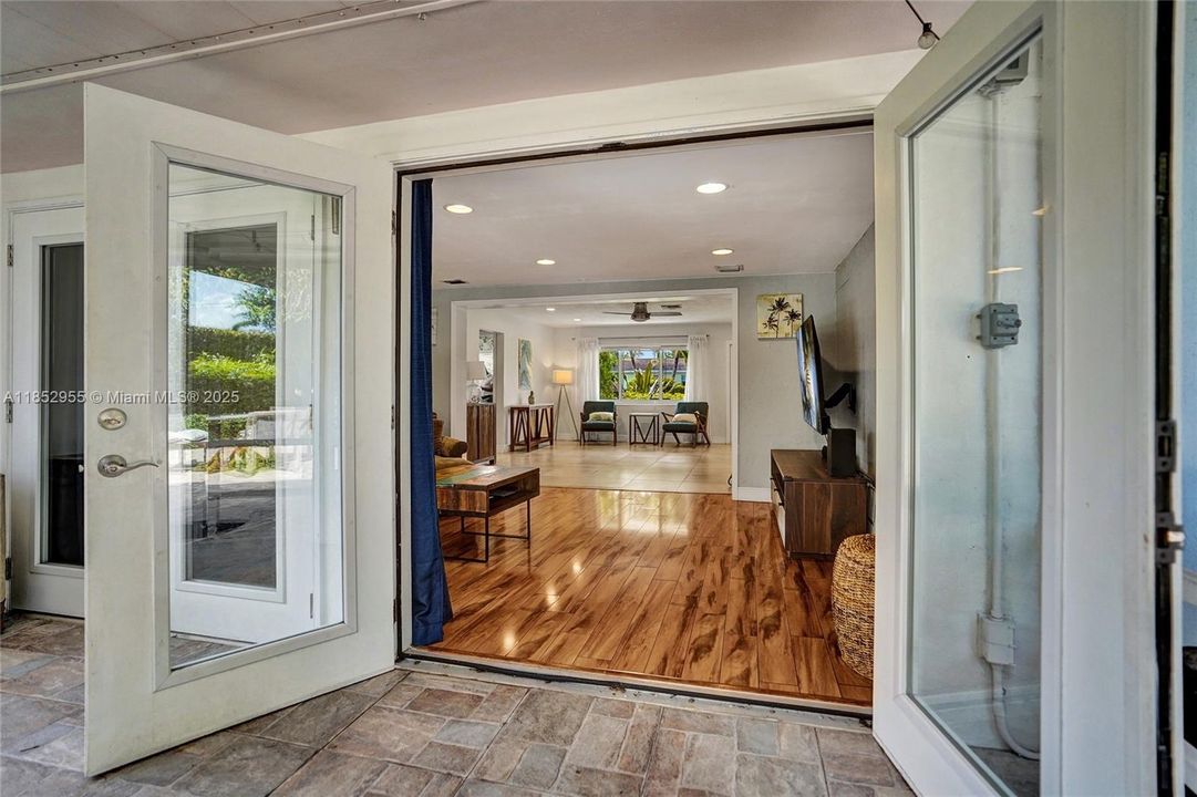 Recently Sold: $539,000 (3 beds, 2 baths, 1600 Square Feet)