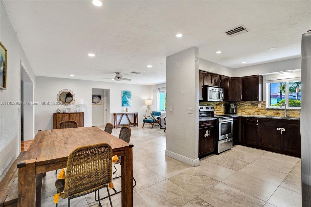 Recently Sold: $539,000 (3 beds, 2 baths, 1600 Square Feet)