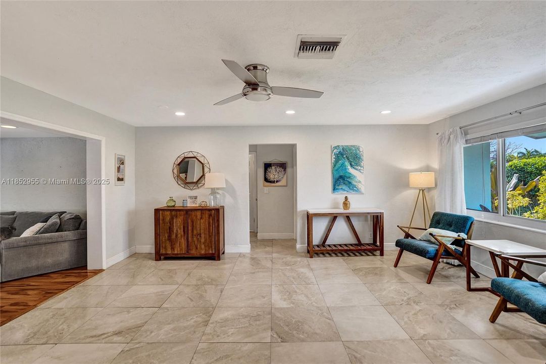 Recently Sold: $539,000 (3 beds, 2 baths, 1600 Square Feet)