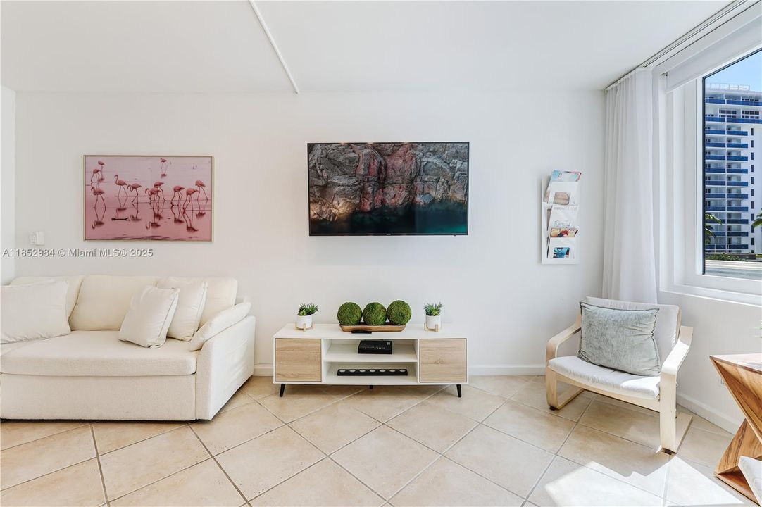 На продажу: $699,000 (0 спален, 1 ванн, 660 Квадратных фут)