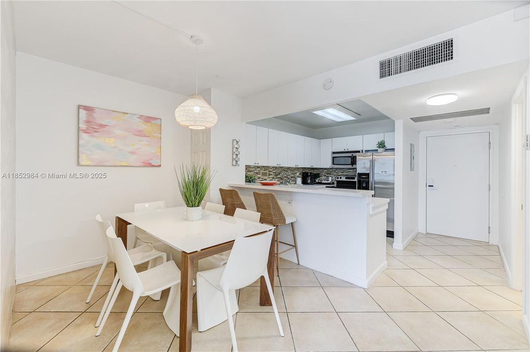 На продажу: $699,000 (0 спален, 1 ванн, 660 Квадратных фут)