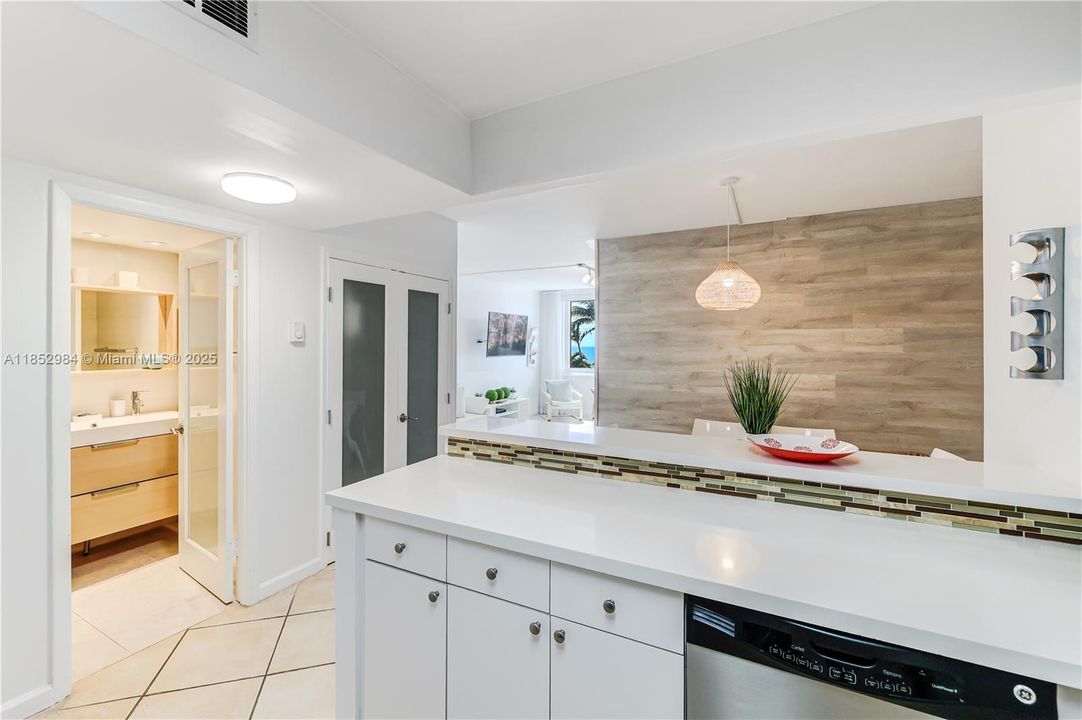 На продажу: $699,000 (0 спален, 1 ванн, 660 Квадратных фут)