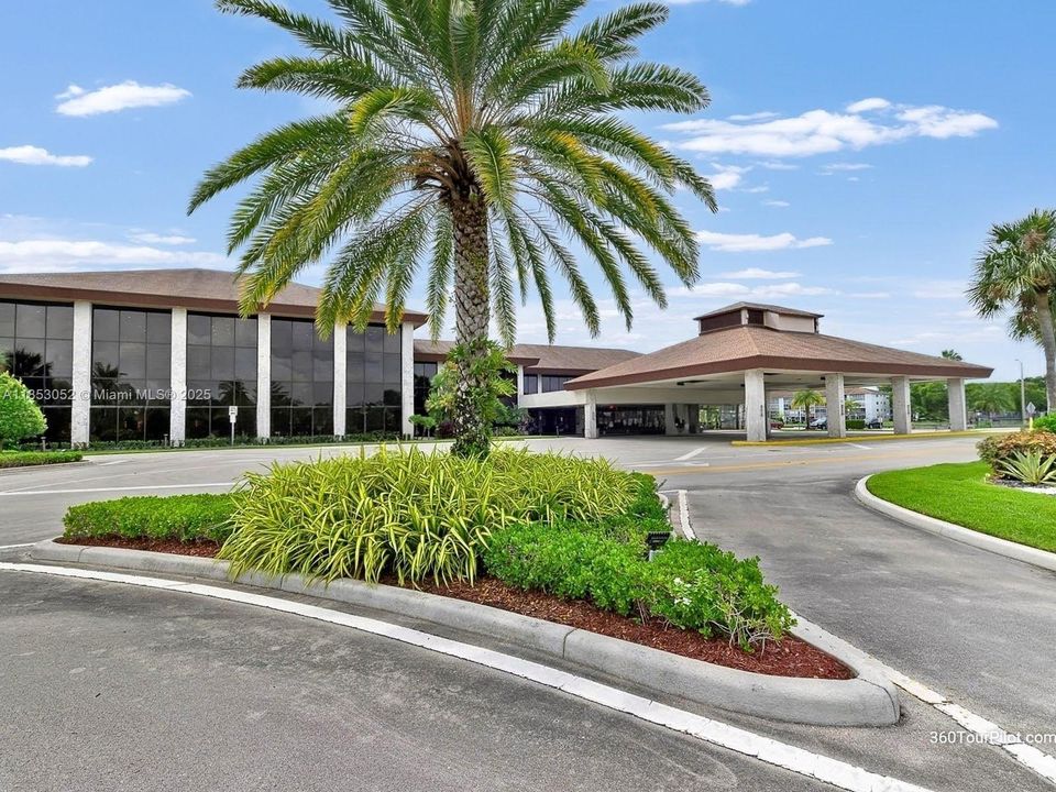 合同活跃: $239,000 (2 贝兹, 2 浴室, 1364 平方英尺)