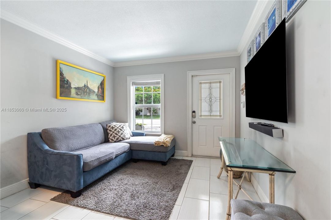 Vendido Recientemente: $415,000 (3 camas, 1 baños, 876 Pies cuadrados)