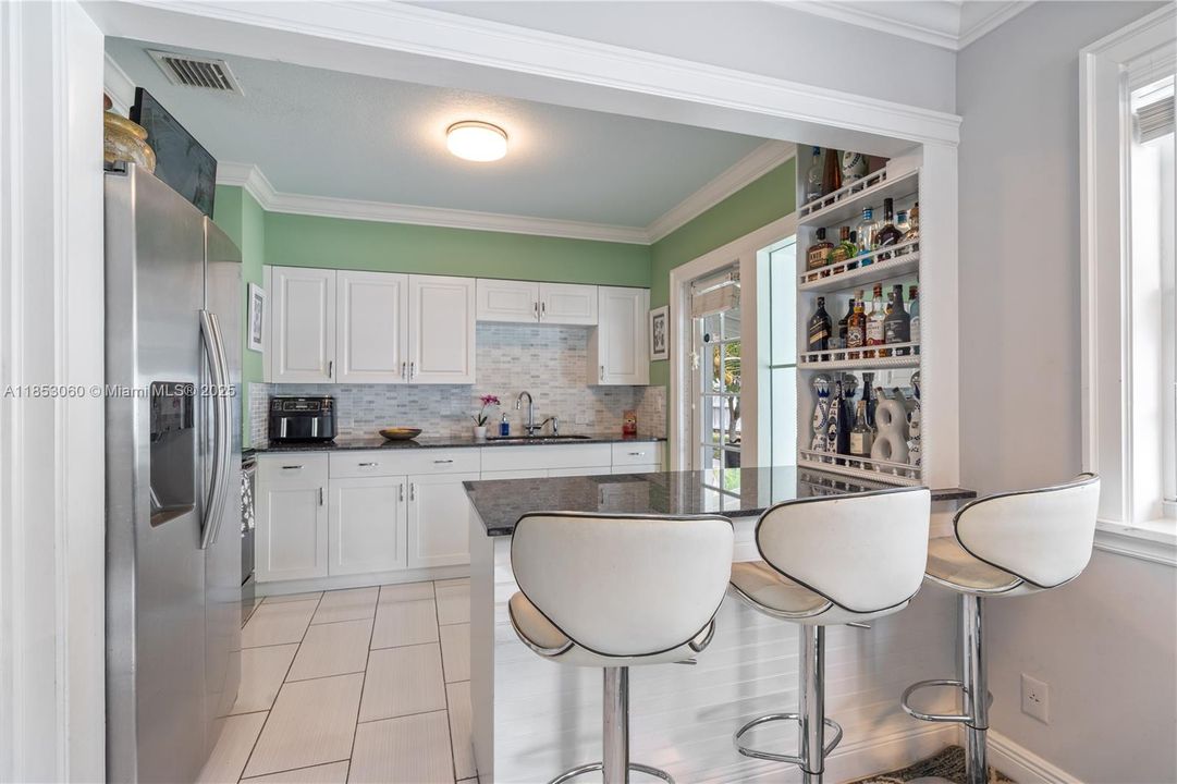 Vendido Recientemente: $415,000 (3 camas, 1 baños, 876 Pies cuadrados)