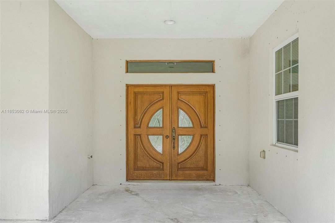 For Sale: $2,550,000 (6 beds, 6 baths, 6221 Square Feet)