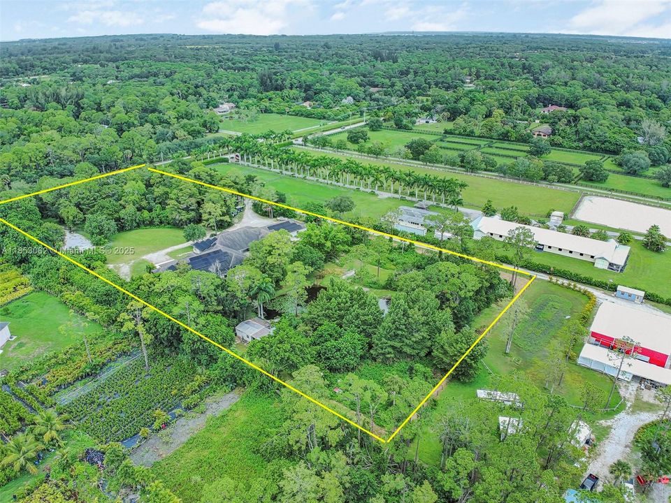 For Sale: $2,550,000 (6 beds, 6 baths, 6221 Square Feet)