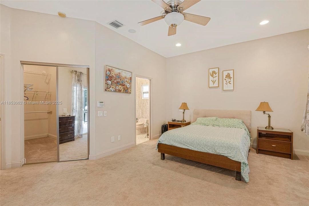 For Sale: $2,550,000 (6 beds, 6 baths, 6221 Square Feet)