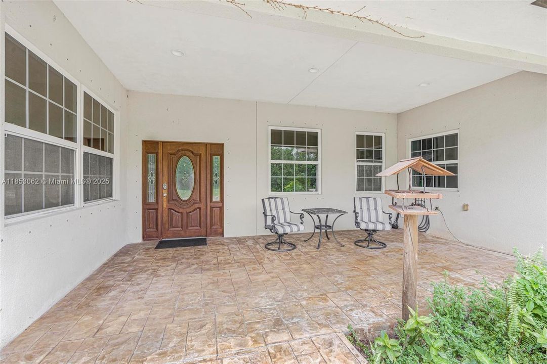 For Sale: $2,550,000 (6 beds, 6 baths, 6221 Square Feet)