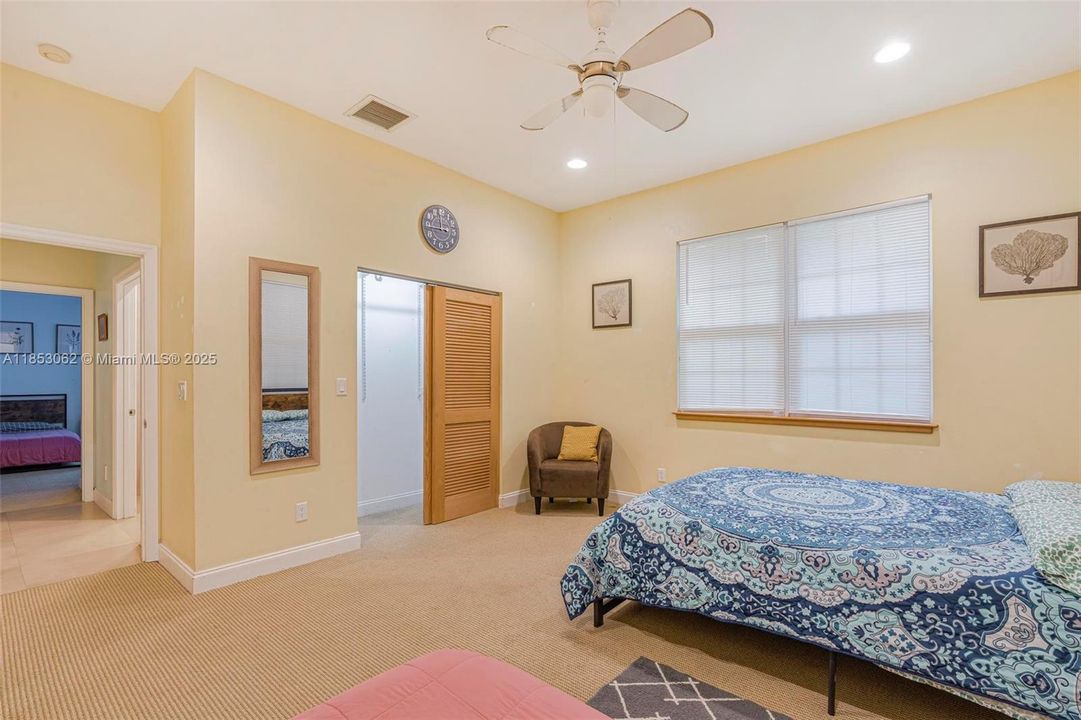 For Sale: $2,550,000 (6 beds, 6 baths, 6221 Square Feet)