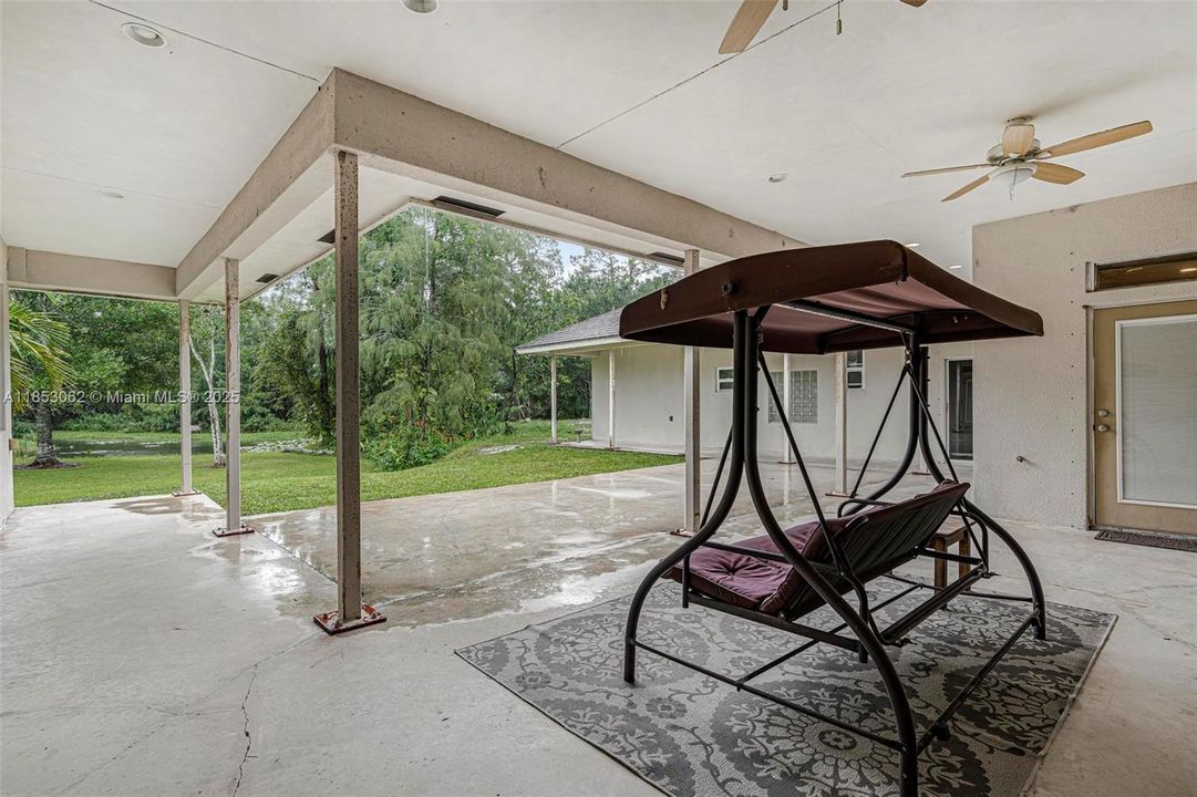 For Sale: $2,550,000 (6 beds, 6 baths, 6221 Square Feet)